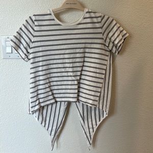 Striped, short sleeve, tie back shirt sleeve top. Size M